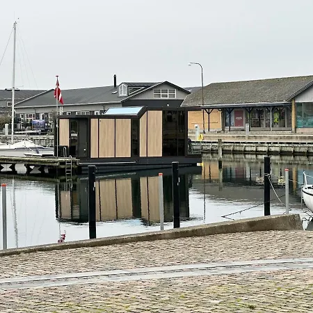 Hyggeligt Ophold I Hjertet Af Gamle Havn Bådhotel